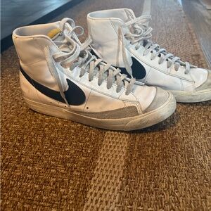 Nike Men's White and Black High-Top Sneakers Used Size 11 w/ Box